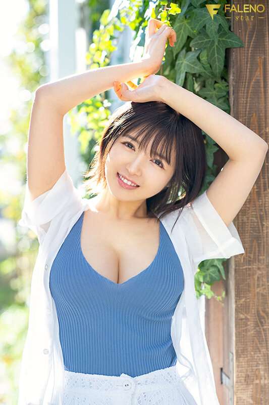 Gallery image for 新人周刊雜誌凹版主題美女讓她的 AV 首次亮相 Mashiro