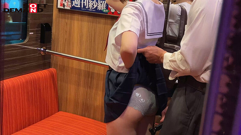 Gallery image for 敏感M罩杯18歲埼玉護士學校18歲只要觸碰犯罪慾望就可愛地喘氣松岡咲希（化名）練習間偷偷AV出道