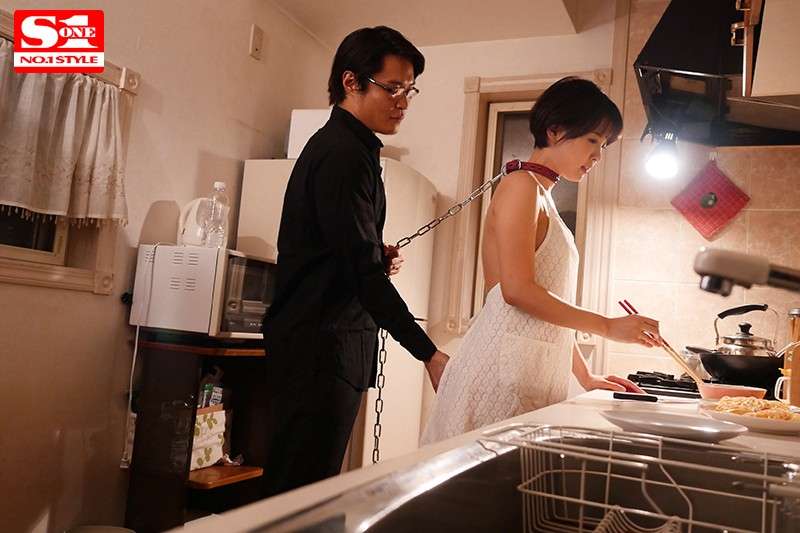 Gallery image for 以侵犯為目的結婚的美人妻 初夜開始的強暴故事 葵司